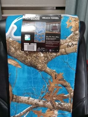 Realtree Edge Detroit Lions Beach Towel